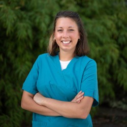 Léonie, assistante clinique vétérinaire amyot